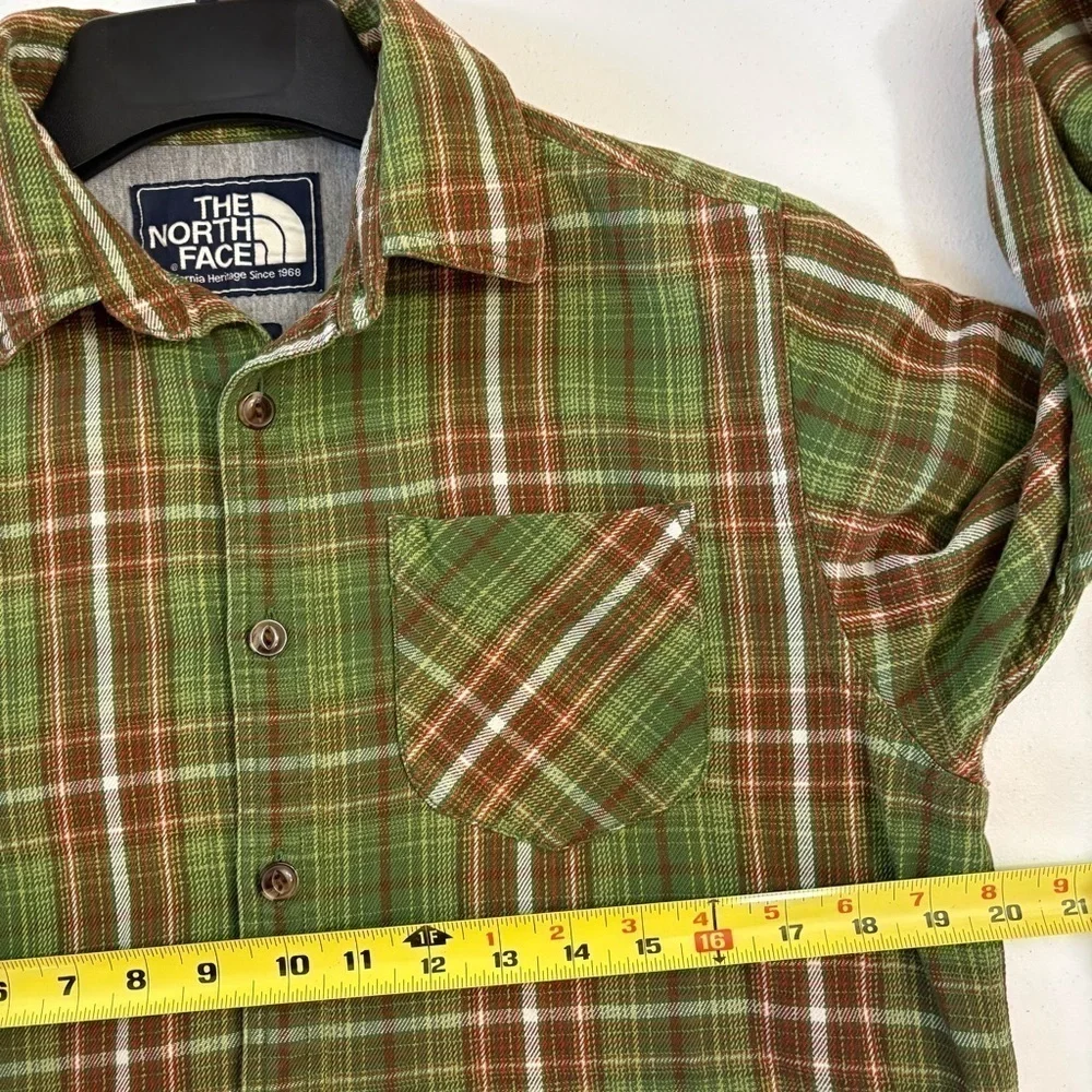 The North Face Mens Plaid Long Sleeve Button up shirt size Small